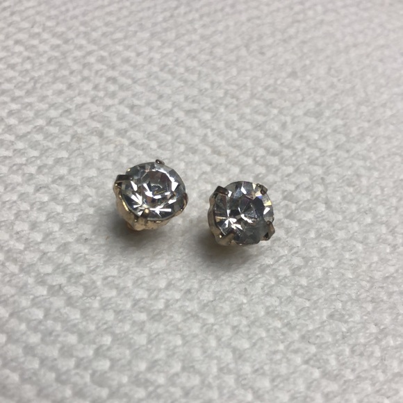 4/$20.00 Clear Stone Stud Earing - Picture 2 of 2